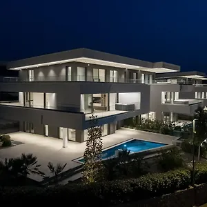 Hadrie Luxury And Azimut Malinska